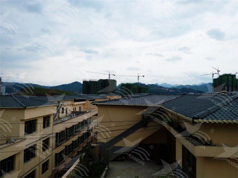 農(nóng)村房屋改造新趨勢(shì):合成樹脂瓦替代彩鋼瓦的優(yōu)勢(shì)